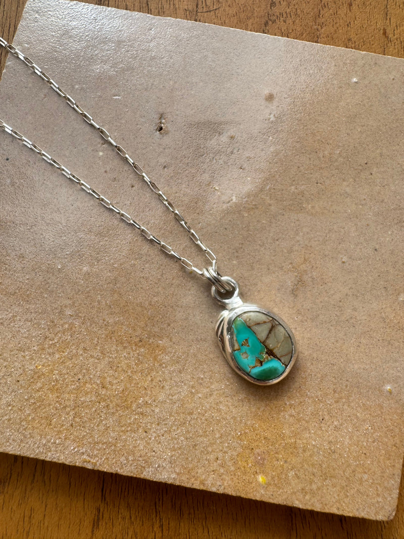 TURQUOISE PETAL NECKLACE