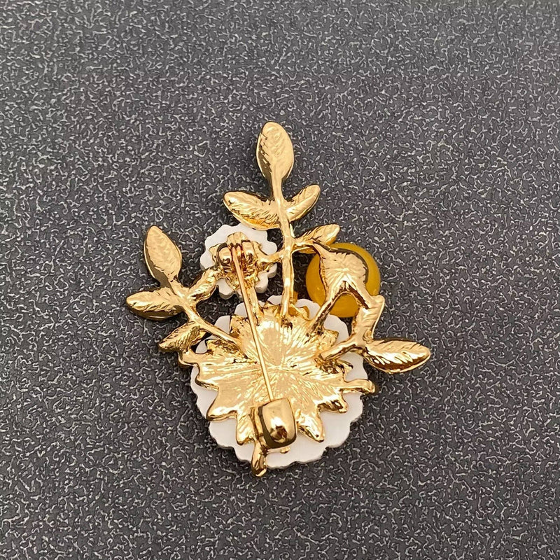 Daisy Brooch