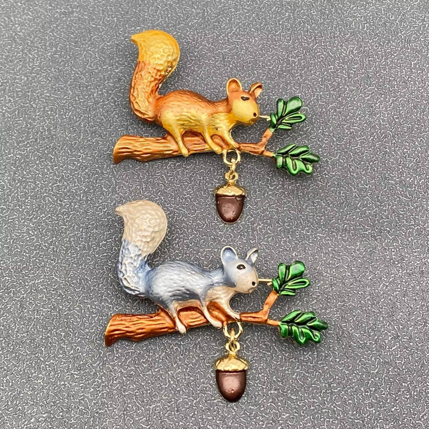 SQUIREL AND NUT