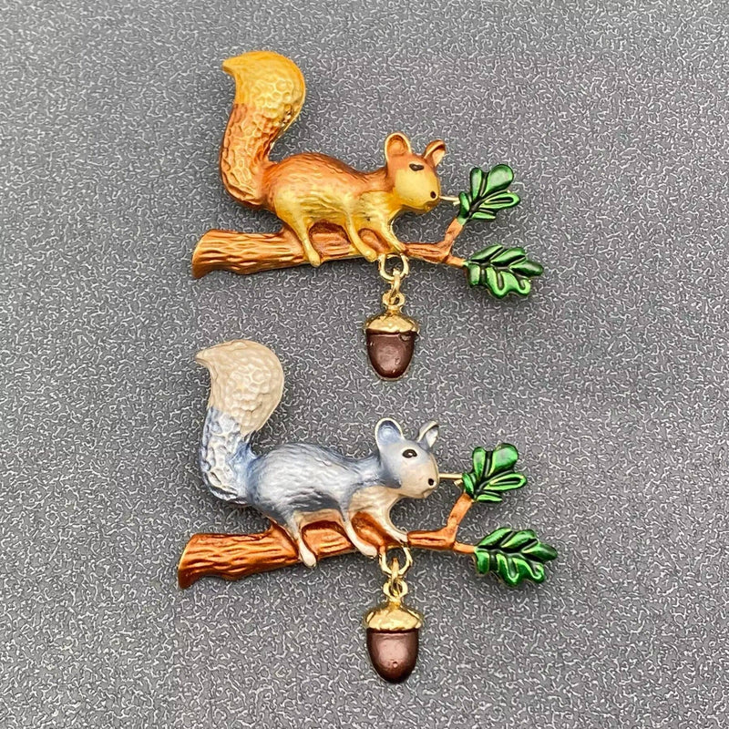 SQUIREL AND NUT