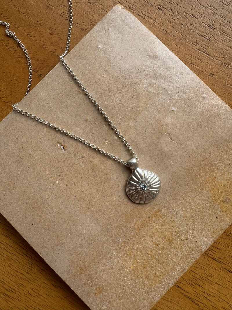 MEMORIES OF SUN NECKLACE BEAD SET WITH SAPPHIRE